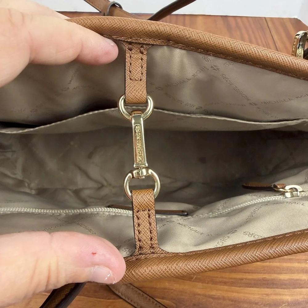 Michael‎ Kors Jet Set Medium Tote Saffiano Leather Lobster Clasp Luggage Brown
